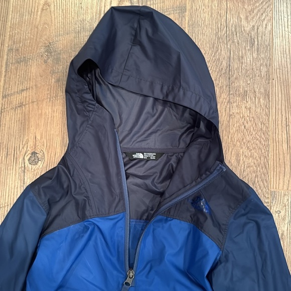The North Face Boy’s Blue Raincoat Size Medium - Picture 4 of 7